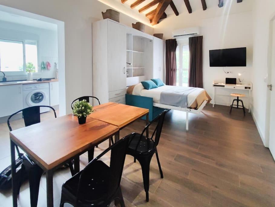 Estudiovintage. Heliopolis Seville Luaran gambar
